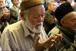 ادای نماز عید قربان توسط مجاهران افغانستانی مشهد +ویدئو