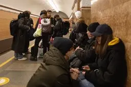 
متروی کی‌یف تبدیل به پناهگاه شد +فیلم
