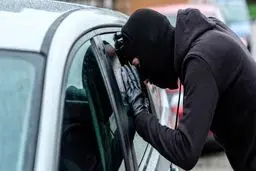 سرقت از داخل خودرو در ۳۰ ثانیه