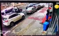  سقوط وحشتناک یخ روی سر یک عابر پیاده