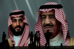شب دشنه‌های بلند و بیدارباش ولیعهد جوان 