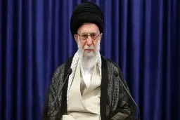 رهبر معظم انقلاب: نفت ما را دزدیدید و ما آن را  پس گرفتیم 