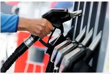 اگر قیمت بنزین با کارت جایگاه به لیتری 18000تومان برسد می توان به کنترل قاچاق سوخت امیدوار بود