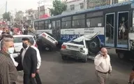 تصادف زنجیره ای اتوبوس در کرج | 5 خودرو له شدند! | مصدومان به بیمارستان اعزام شدند + تصاویر
