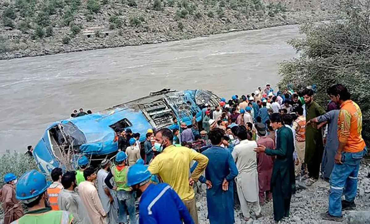 اتوبوس مسافربری در دره سقوط کرد | سقوط مرگبار اتوبوس مسافربری در دره