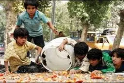
آیا فیلم «آواز گنجشک‏ ها» ساخته مجید مجیدی با سرمایه‏ ی داماد الیزابت وارن تولید شده؟
