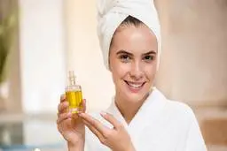 معرفی بهترین روش برای سفت کردن پوست | 8 روغن گیاهی برای پوست که معجزه می‌کنند!