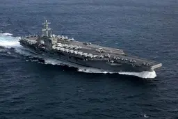 ناو هواپیما بر آمریکایی آب‌های جنوبی ایران را ترک کرد