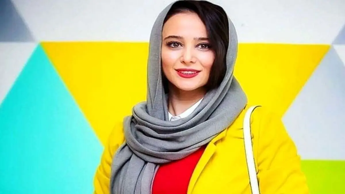 ژست عجیب و خیلی لوس الناز حبیبی در کافه | لوس تر از این نمیشد؟ + عکس