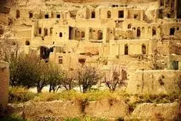 تصویری تاریخی از قلعه ایزدخواست؛ اولین مجتمع آپارتمانی جهان در ایران