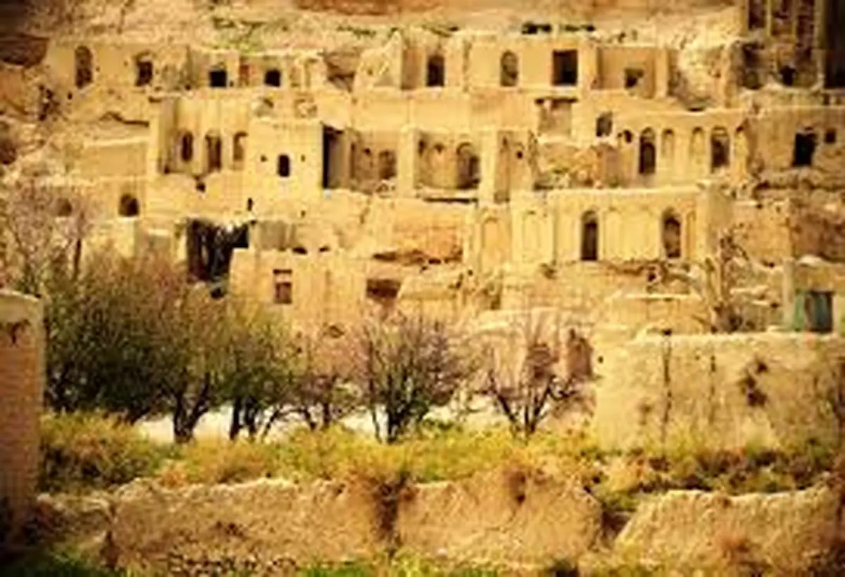 تصویری تاریخی از قلعه ایزدخواست؛ اولین مجتمع آپارتمانی جهان در ایران