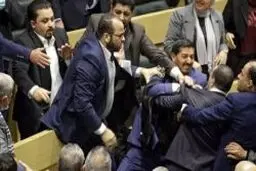 زد و خورد شدید نمایندگان در مجلس!+ویدئو