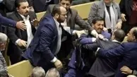 زد و خورد شدید نمایندگان در مجلس!+ویدئو
