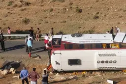 آیا علت واژگونی اتوبوس خبرنگاران مشخص شد؟
