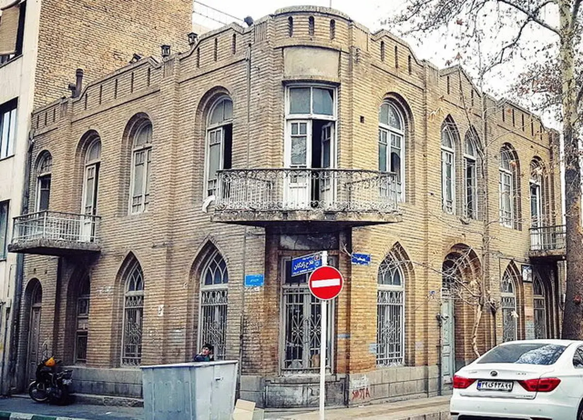  بنای تاریخی | قرار است خانه‌ داماد مصدق از تخریب درامان بماند