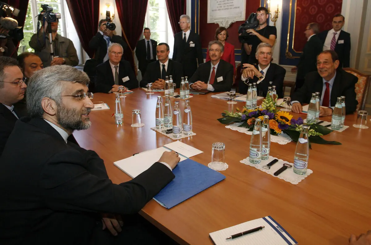 
ویلیام برنز: جلیلی ۴۰ دقیقه فلسفه بافی بی مورد درمورد فرهنگ و تاریخ ایران کرد؛ حتی از تدریسش در دانشگاه تهران هم سخن گفت