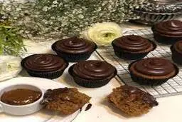 لذتِ یک میان وعده ی خوشمزه و مقوی بدون عذاب وجدان! | طرز تهیه کاپ کیک رژیمی +ویدیو 
