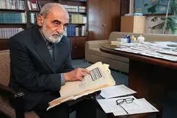 
حمله کیهان به روحانی  |   پرچم صلح را در چنین شرایطی بالا بردن، عین خیانت و حماقت است 
