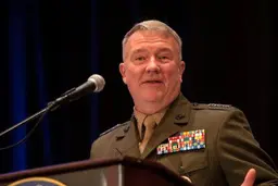 
فرمانده سنتکام: ایران منشا بی ثباتی در عراق، سوریه و یمن است 
