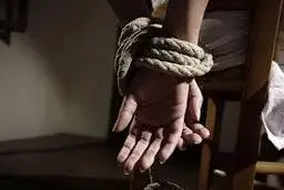۳۰۹۶ روز در جهنم زیرزمین | فرار قهرمانانه ناتاشا از چنگ آدمربای اتریشی +ویدئو