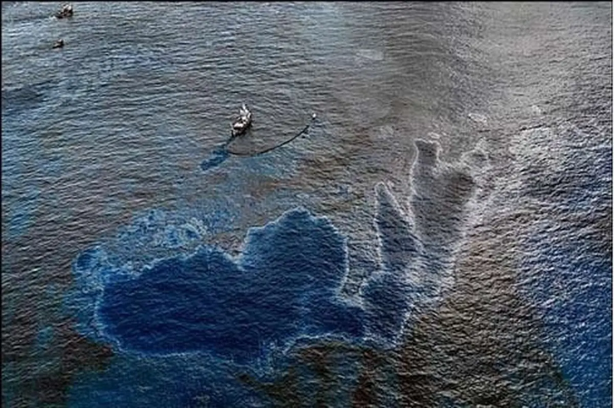 رویت لکه نفتی ۱۵ مایلی در آب‌های خلیج فارس