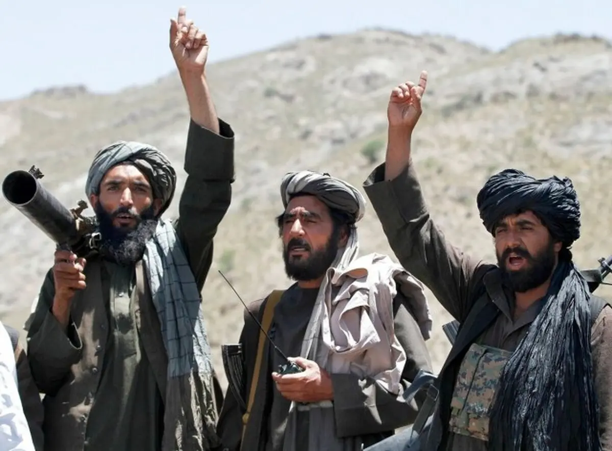 روش عجیب و خطرناک ماهی‌گیری به سبک نیروهای طالبان!+ویدئو