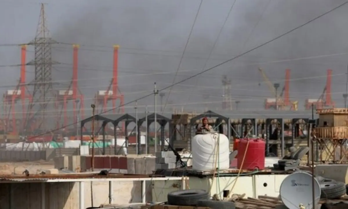 ادامه اعتراضات در عراق و بازگشایی بندر "أم قصر"