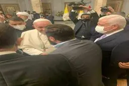 هدیه پاپ به یکی از فرماندهان الحشد الشعبی