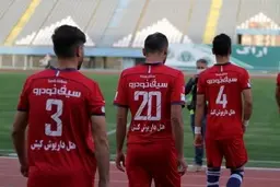 
 در حاشیه بازی نساجی و پرسپولیس چه گذشت ؟ 