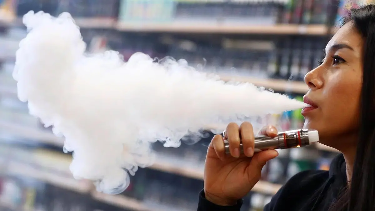 امارات: طرفداران سیگار و نوشابه، مالیات بدهند
