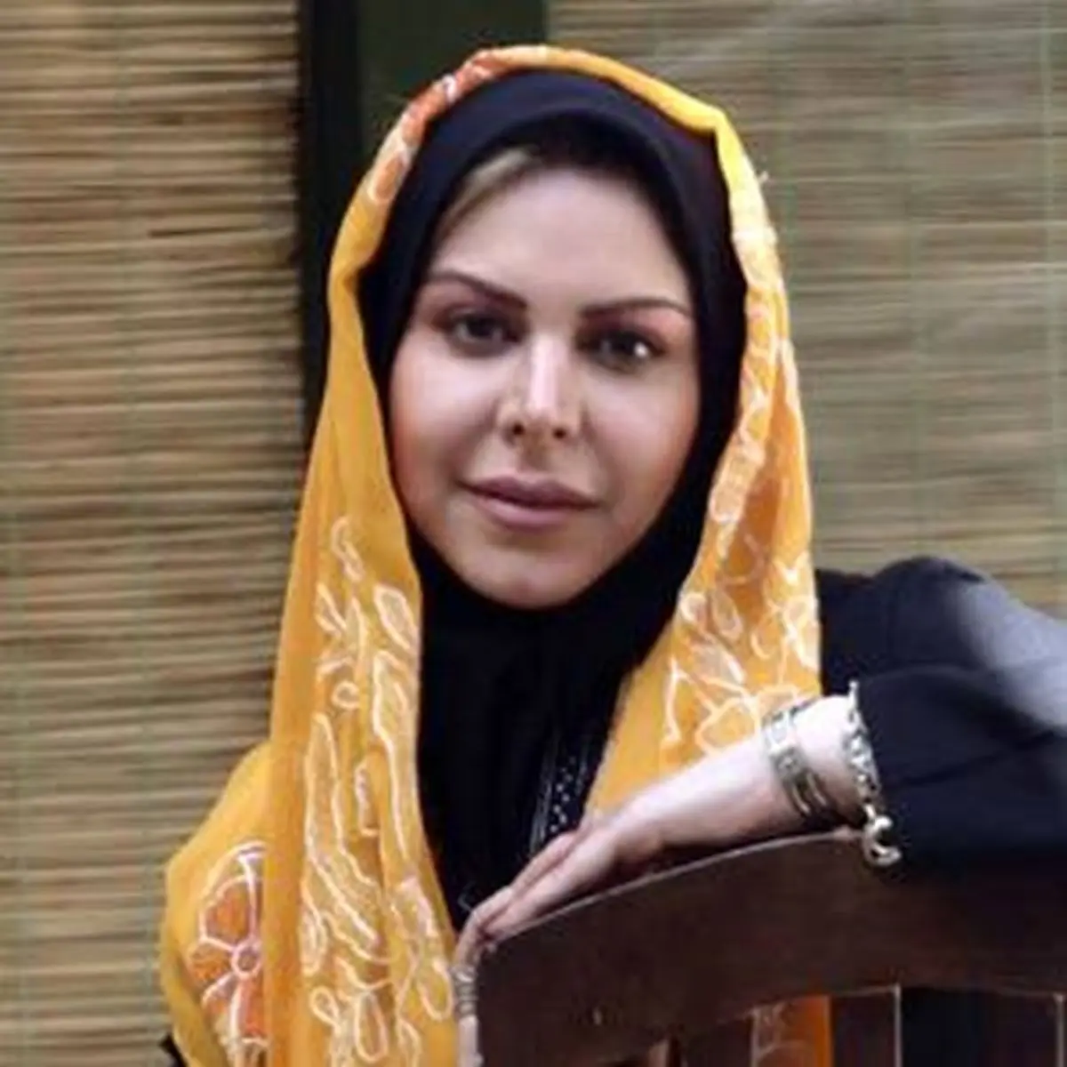 فلور نظری با پستی دلیل مرگ او را خودکشی دانست