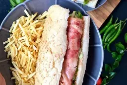 بیا بهت یاد بدم ساندویچ ژامبون و چیپس و پنیر درست کنی | طرز تهیه ساندویچ ژامبون و چیپس و پنیر +ویدیو