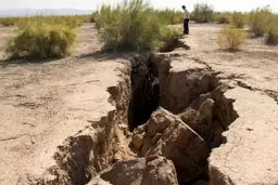 فروچاله ها، تهدیدی جدی برای پایتخت | گودبرداری های غیراصولی سبب ایجاد فروچاله در تهران