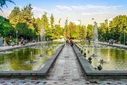 پارک ویژه مادر و کودک در شهرهای انگلیس و امریکا هم وجود دارد