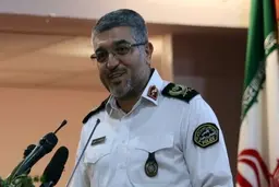 ناجا  |   آغاز محدودیت ورود و خروج به مراکز استان‌ها از فردا صبح
