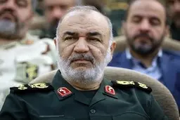 
سرلشکر سلامی |  سپاه در برخورد با مجرمان آماده همکاری همه جانبه با قوه قضائیه است
