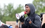 ستاره جوان سیاهپوست معروف هالیوود در بین معترضان