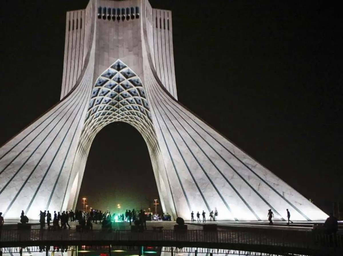 رئیس شورای تهران: برج آزادی مرمت شود