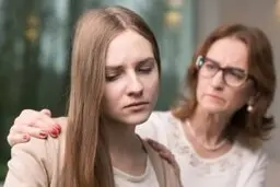 چگونه باب گفت و گو با فرزند نوجوان را باز کنیم؟