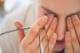 یک بیماری ارثی در کمین بانوان | بیماری "هاشیموتو" چیه و چه علائمی داره؟