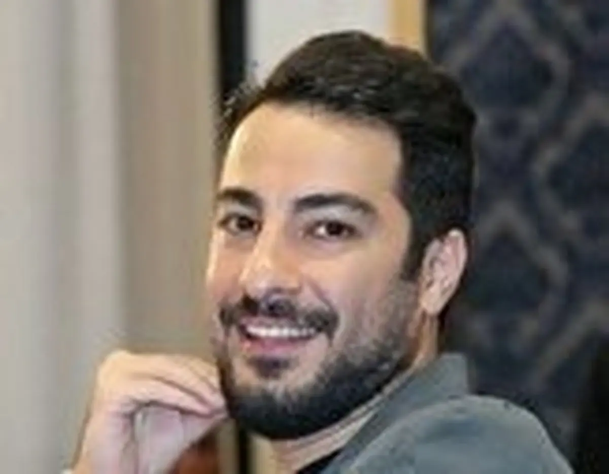 نوید محمدزاده در نمایش قهوه قجری/عکس
