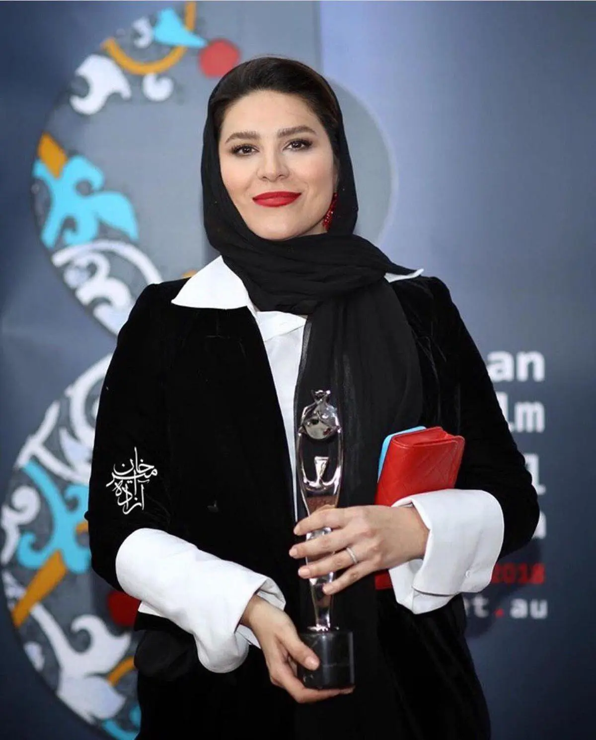 سحر دولتشاهی بهترین بازیگر زن جشنواره فیلم های ایرانی استرالیا