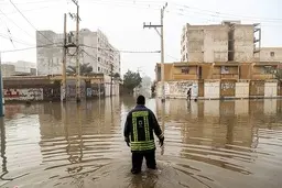  تا پایان سال جاری، بحث فاضلاب و آبگرفتگی اهواز را حل خواهیم کرد
