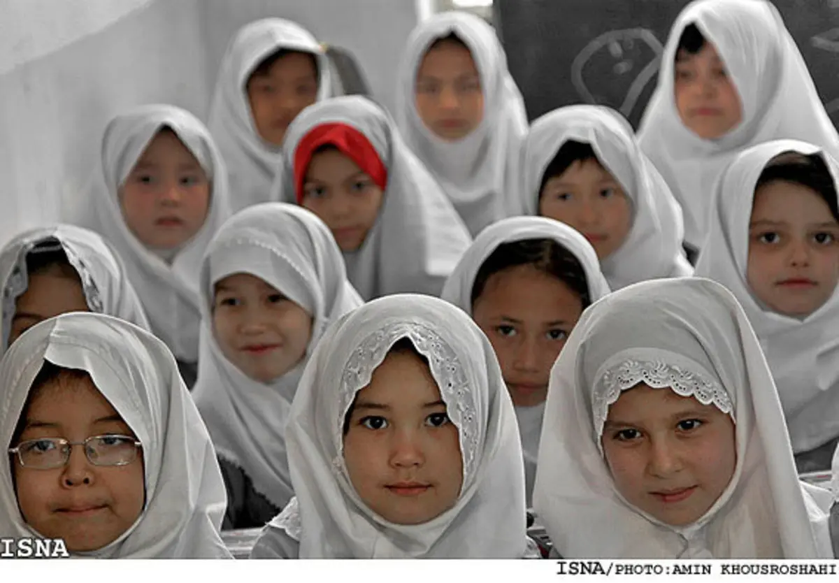 مشکلات ثبت نام دانش آموزان افغان در مدارس