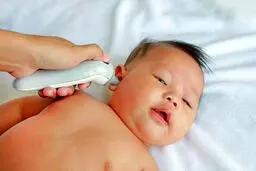 کاهش تب کودک و نوزاد بدون دارو در خانه | کاهش تب نوزاد بدون دارو