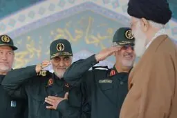 سردار باقرزاده: آقا فرمودند «شما به زحمت افتادید اینها شهید معرکه بودند» یعنی غسل و کفن نداشتند 