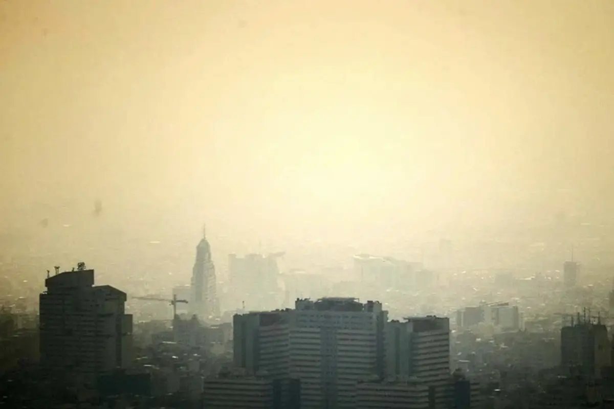 اطلاعیه سازمان محیط زیست درباره آلودگی هوای تهران در پی حملات اخیر: شهروندان تا حد امکان از حضور غیر ضروری در فضای باز خودداری کرده و در منازل خود بمانند