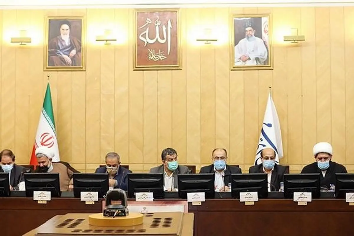 
برابر قانون اساسی جنابعالی و هیچ شخص دیگری حق تعطیل کردن مجلس و کمیسیون‌های ذیل آن را ندارید