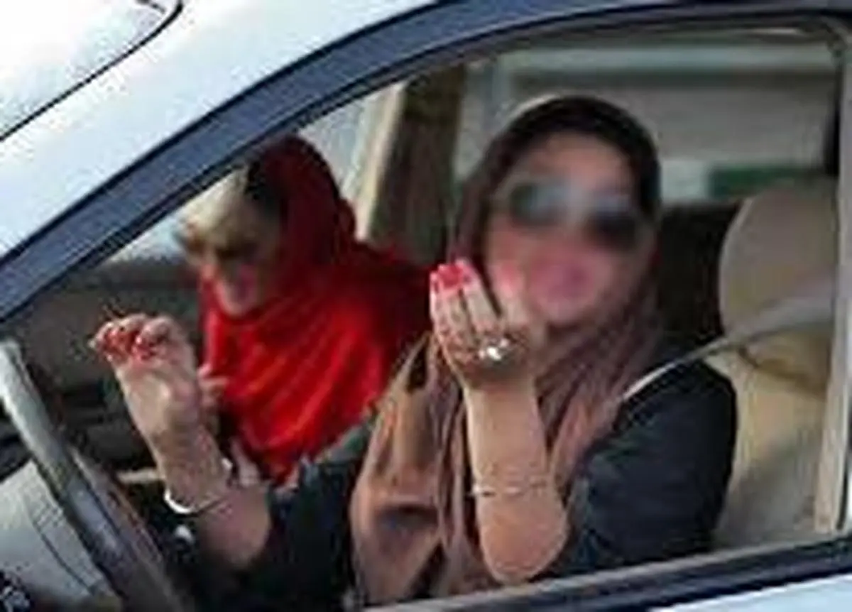 گسترش بیلبوردهای جنجالی در شیراز | گزارش "کشف حجاب و روزه خواری" یادت نره! + عکس