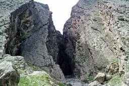 
سقوط  وحشتناک یک گردشگر در تنگه بهرام +فیلم
